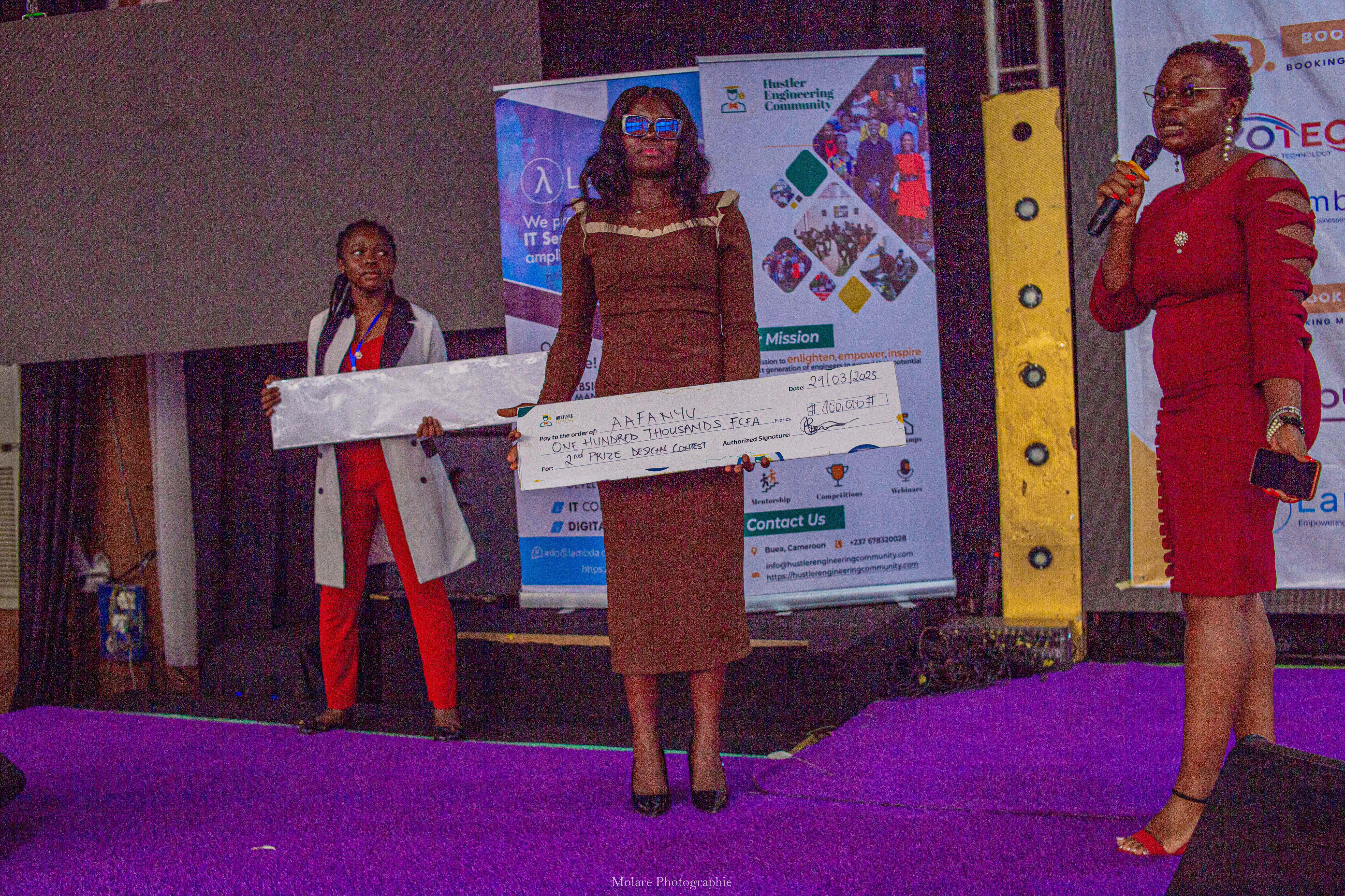 Aafanyu receiving second prize for the Design Contest